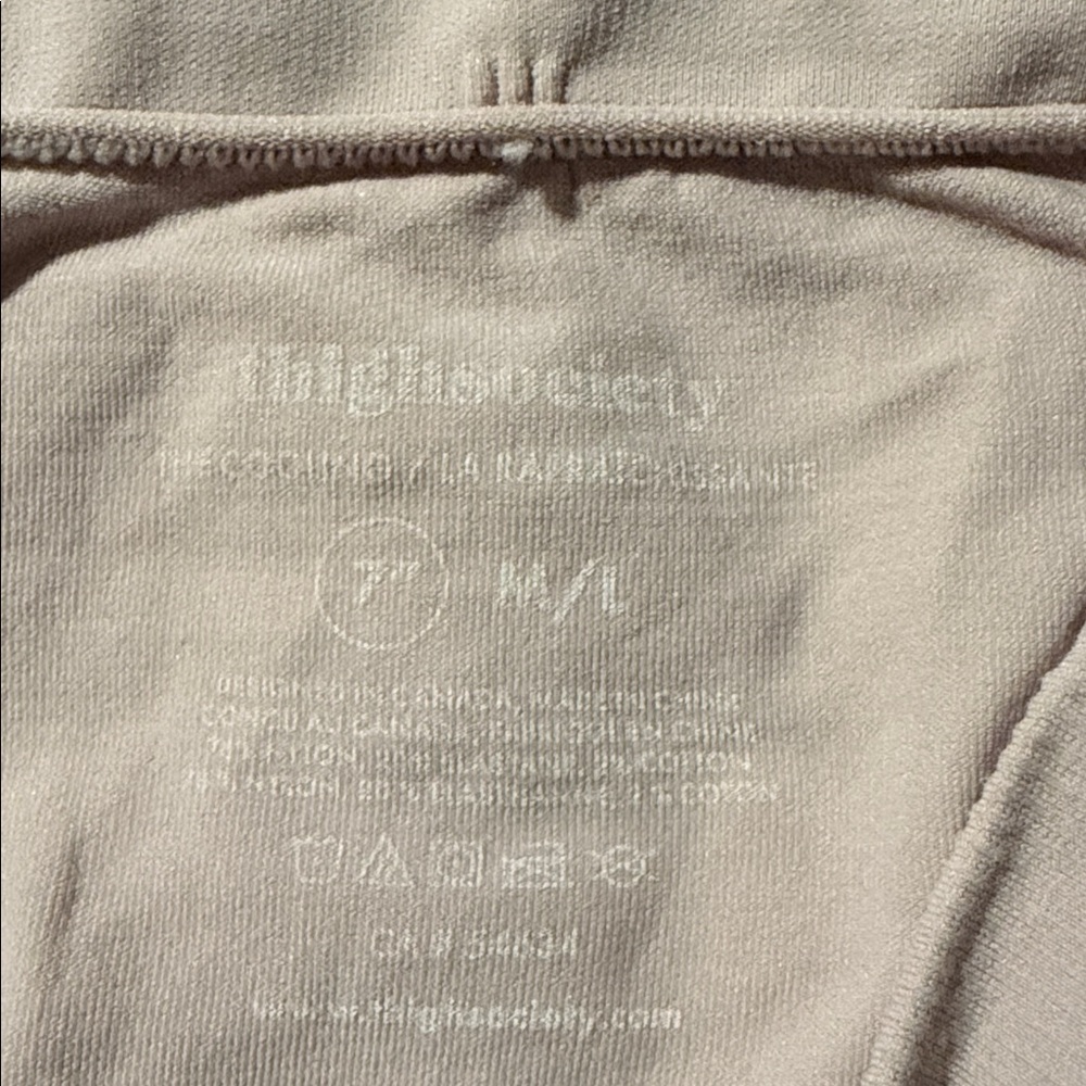 Light pink anti chafe shorts size M/L - Picture 2 of 3